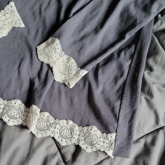 Gray Lace Trim Pyjama Set - Picture 3 of 9
